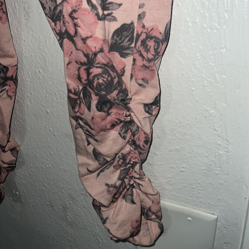 Capris - Picture 3 of 6
